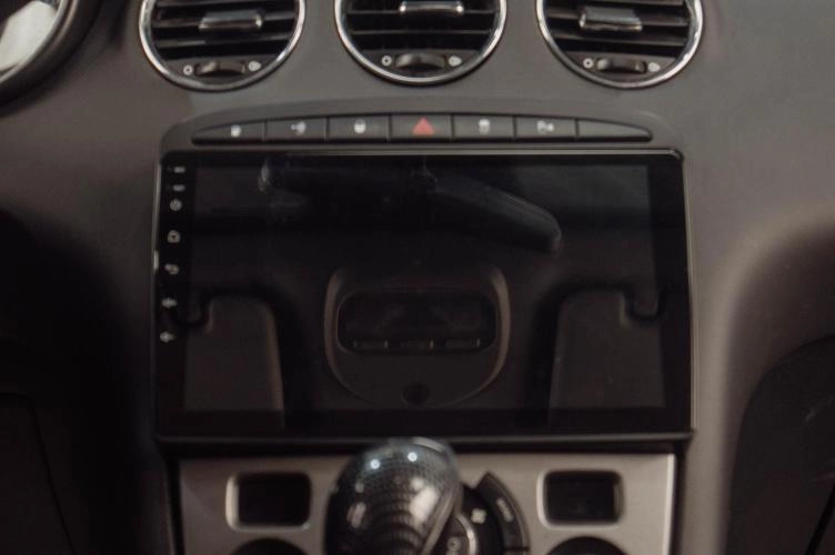 Peugeot 408 11 из 15