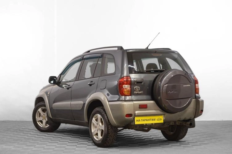 Toyota RAV4 4 из 5