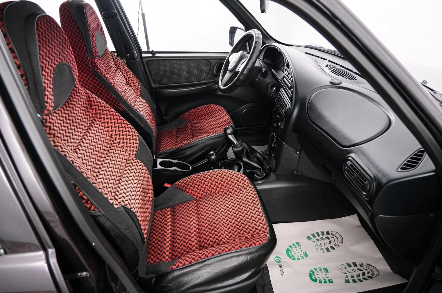 Chevrolet Niva 12 из 22