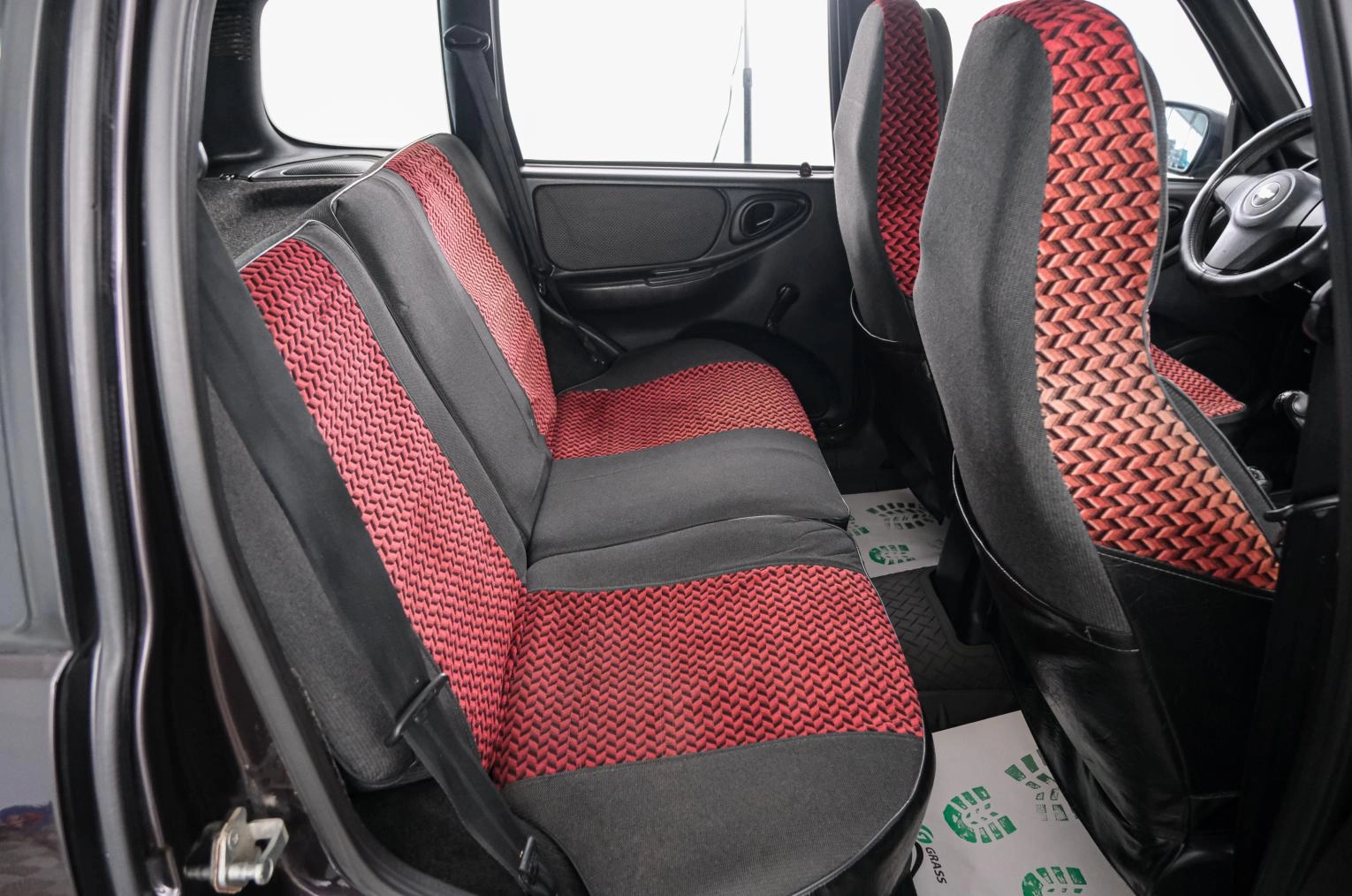 Chevrolet Niva 21 из 22