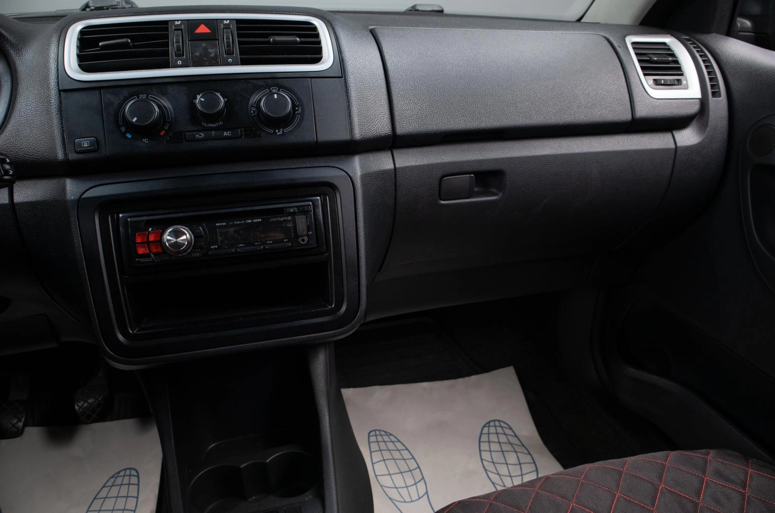 Skoda Fabia 9 из 15