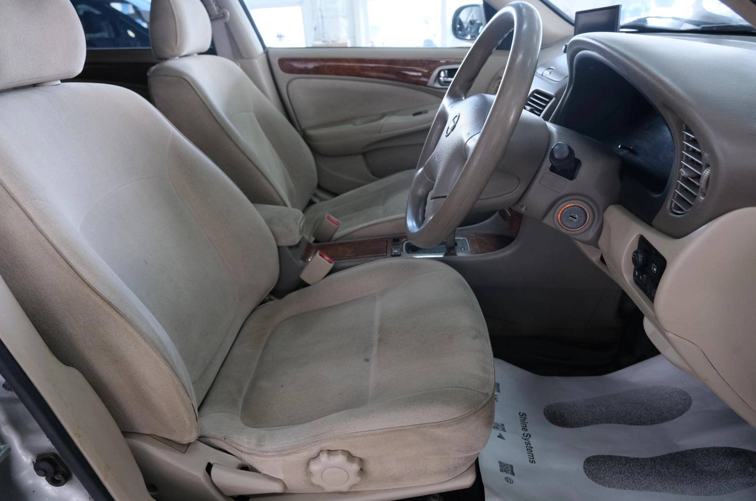 Nissan Bluebird Sylphy 7 из 21