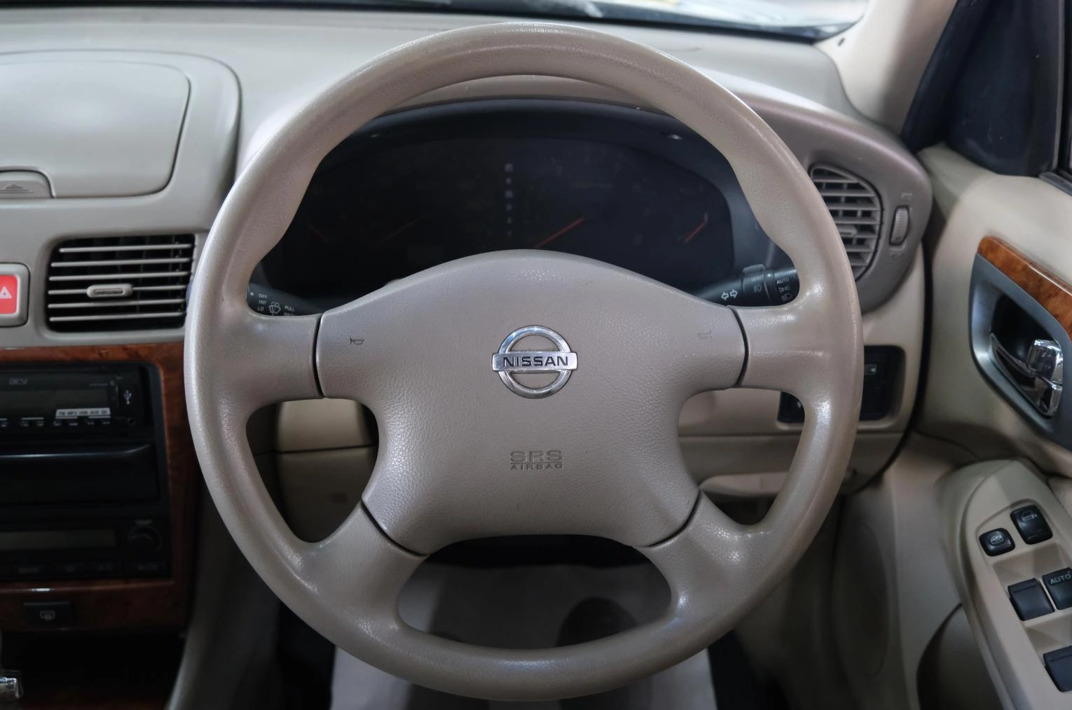 Nissan Bluebird Sylphy 12 из 21