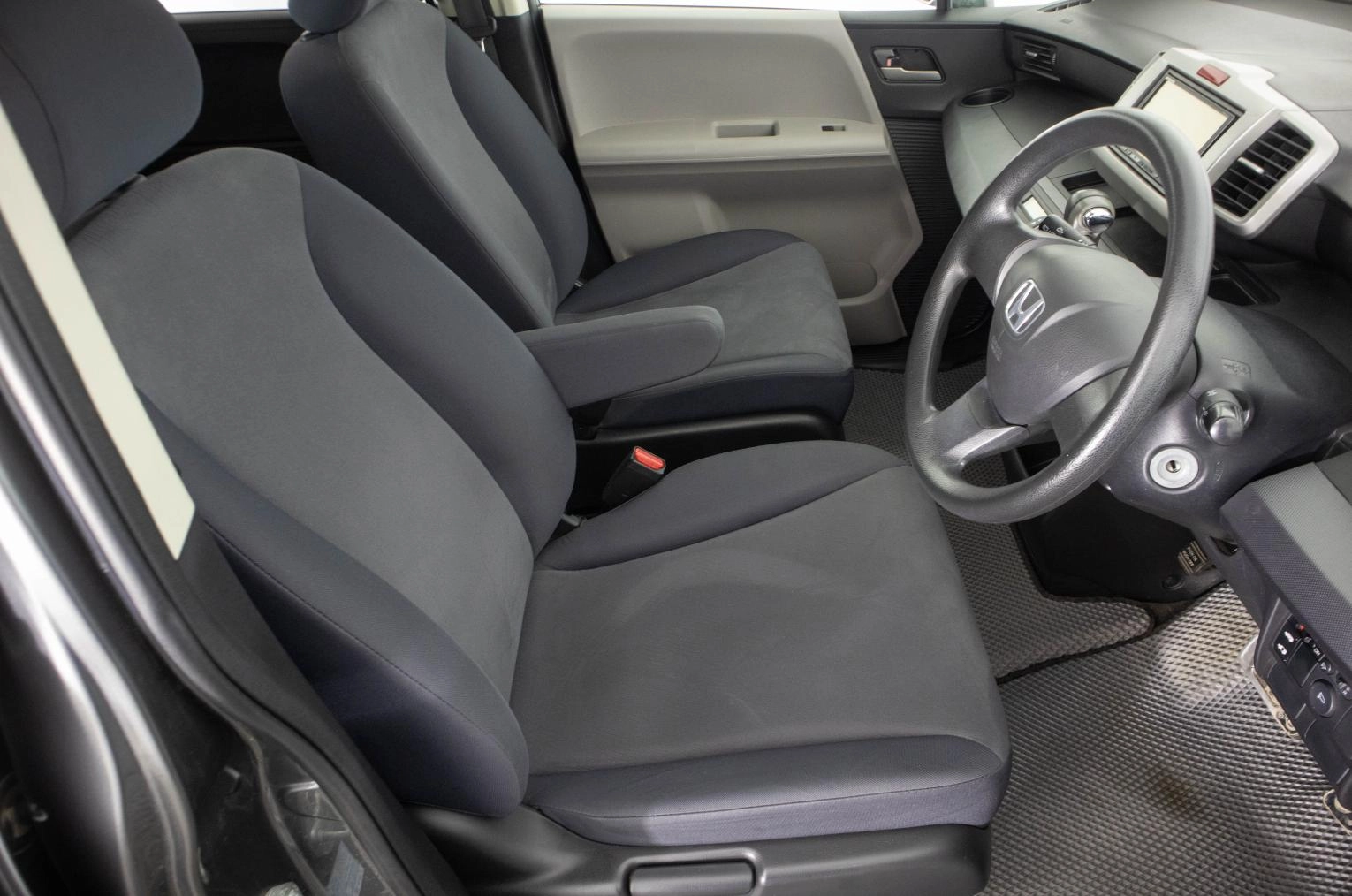 Honda Freed 8 из 21