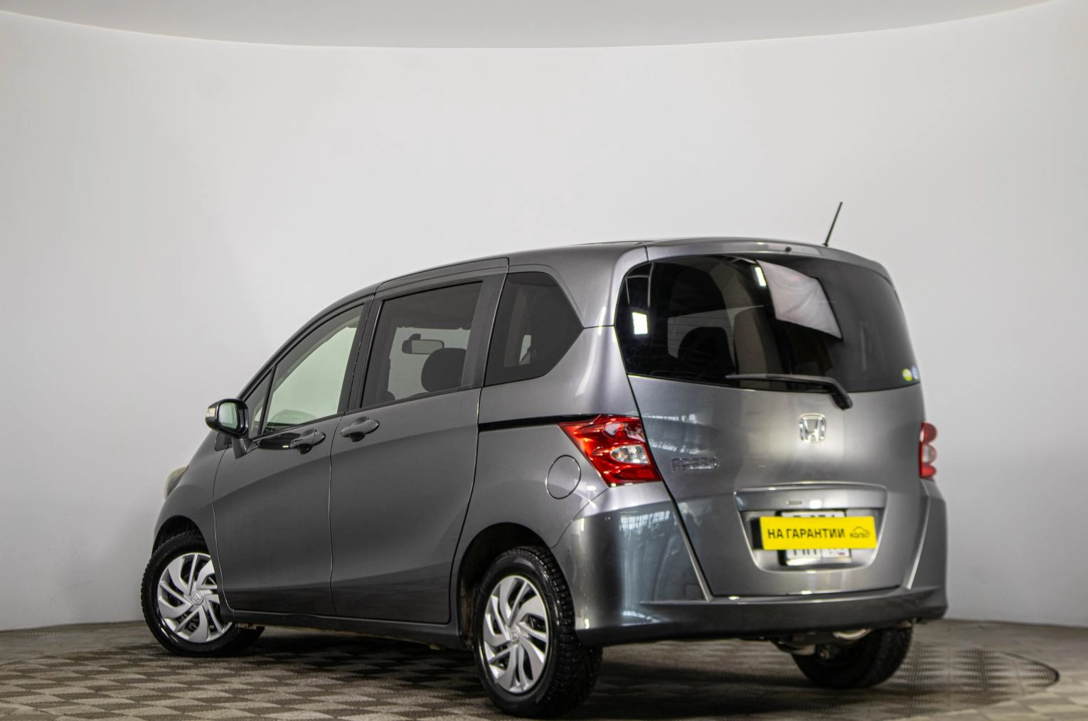 Honda Freed 4 из 21