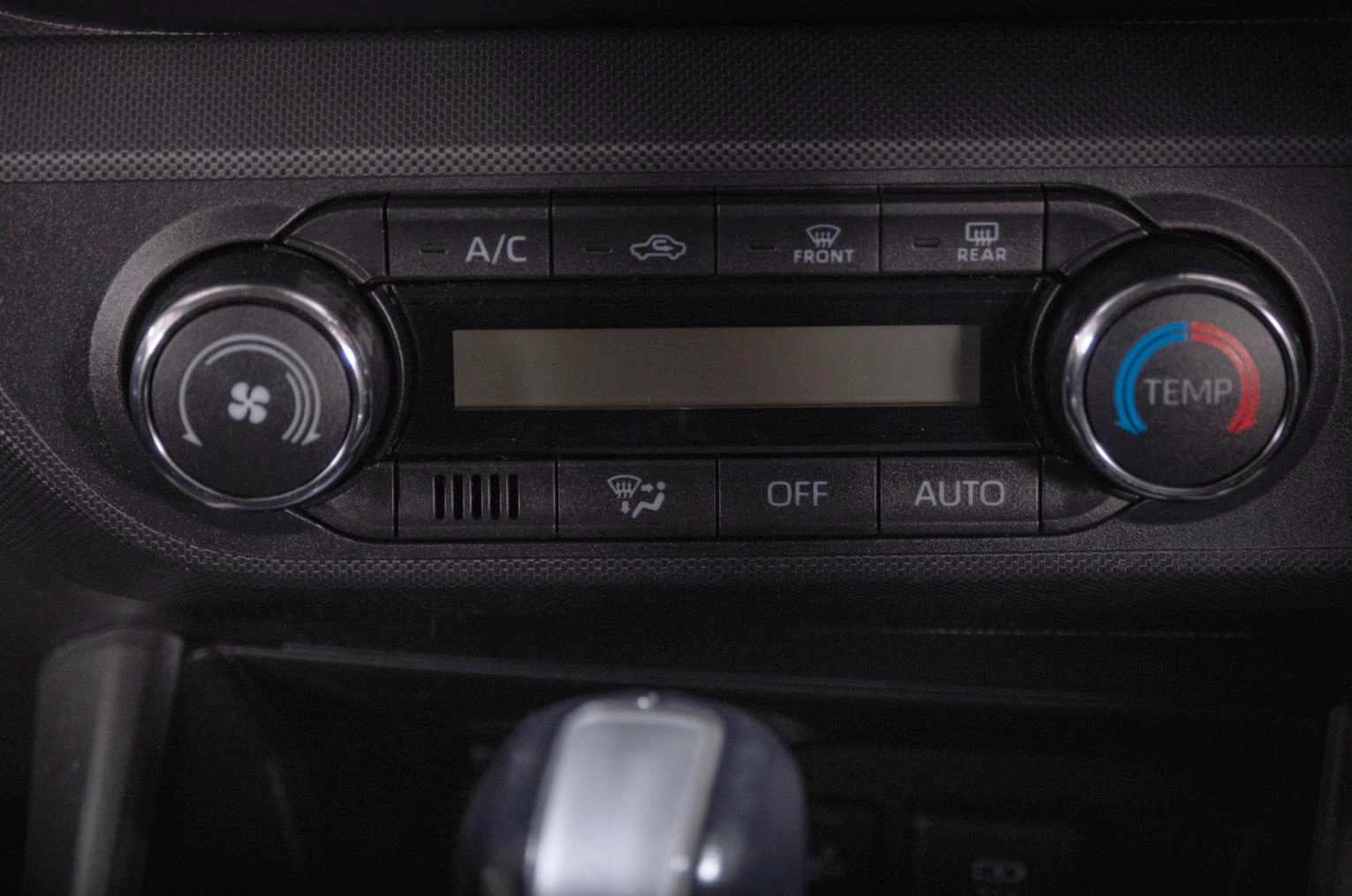 Toyota Raize 17 из 22