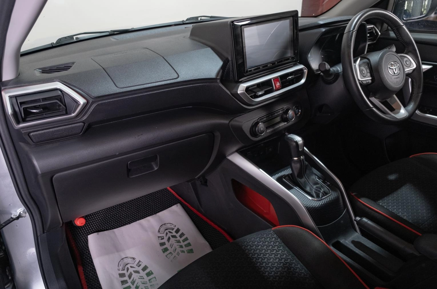 Toyota Raize 11 из 22