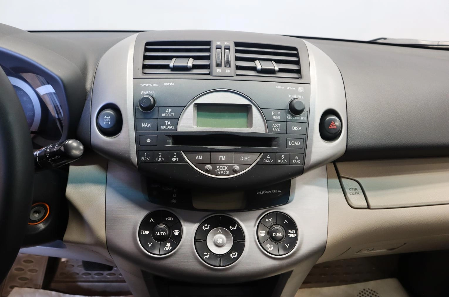 Toyota RAV4 14 из 19