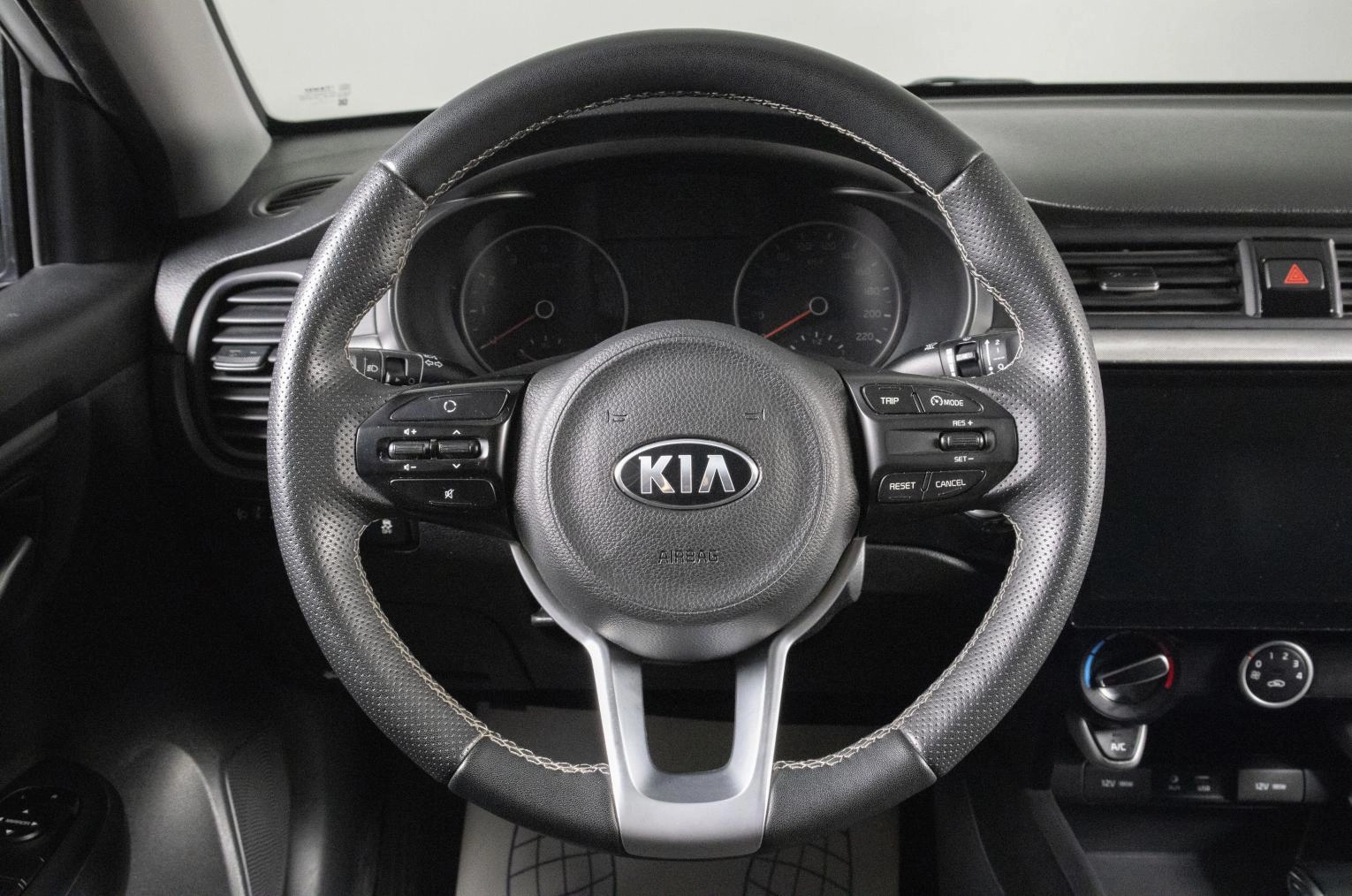 KIA Rio 11 из 19