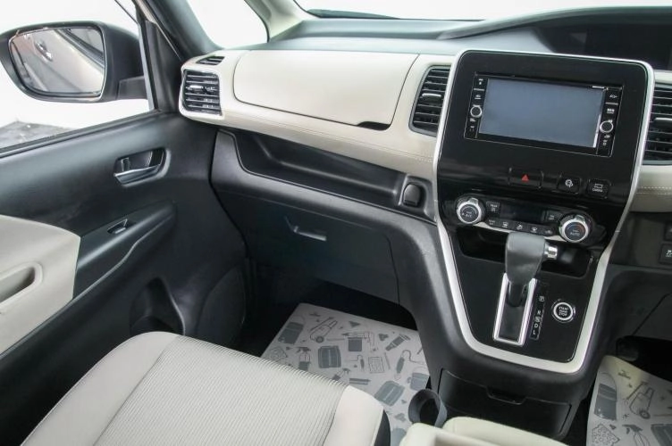 Nissan Serena 24 из 30