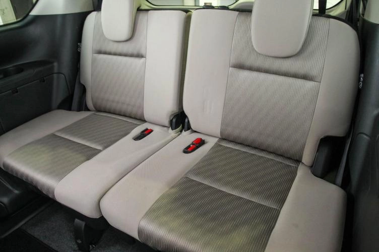 Nissan Serena 28 из 30