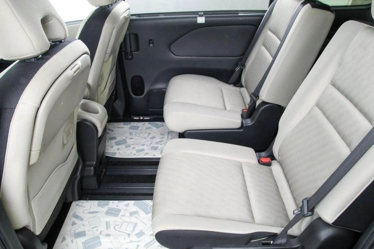 Nissan Serena 26 из 30