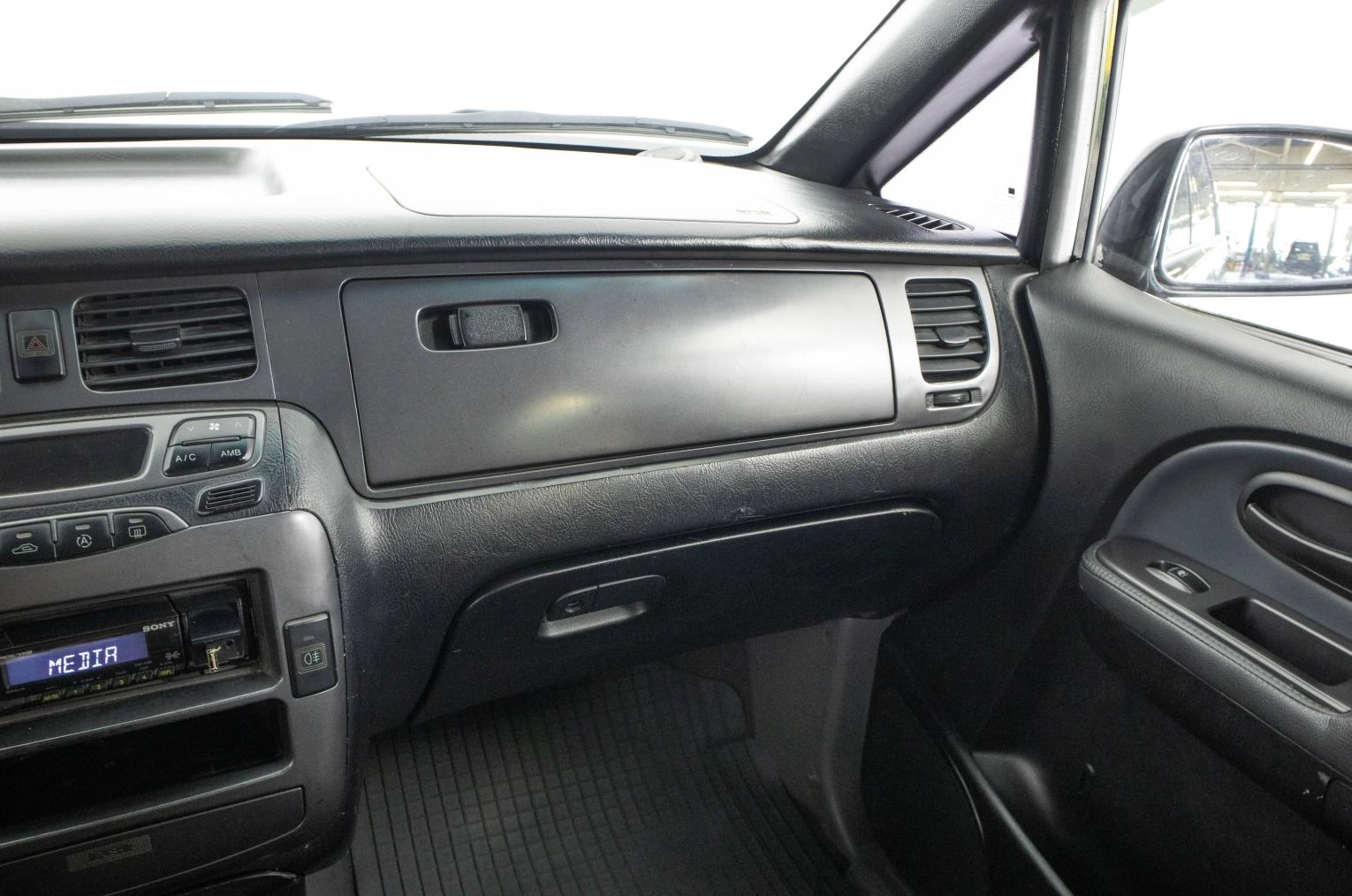 Hyundai Trajet 15 из 20