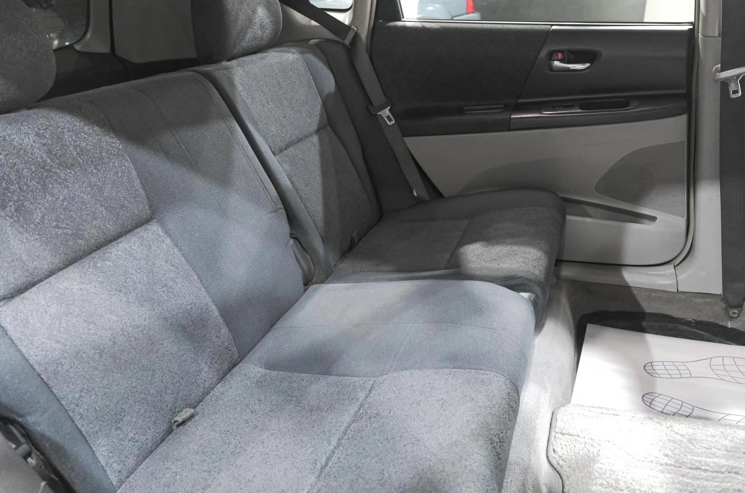 Toyota Opa 16 из 18