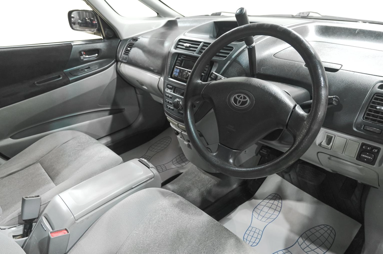 Toyota Opa 7 из 18