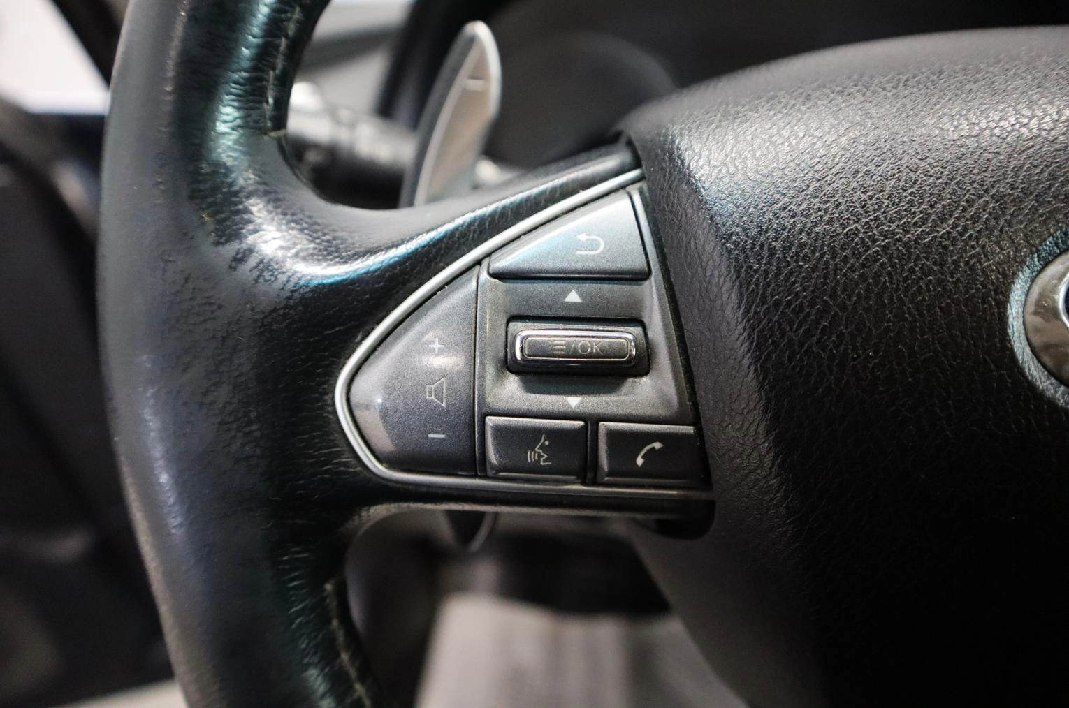 Infiniti Q50 9 из 20