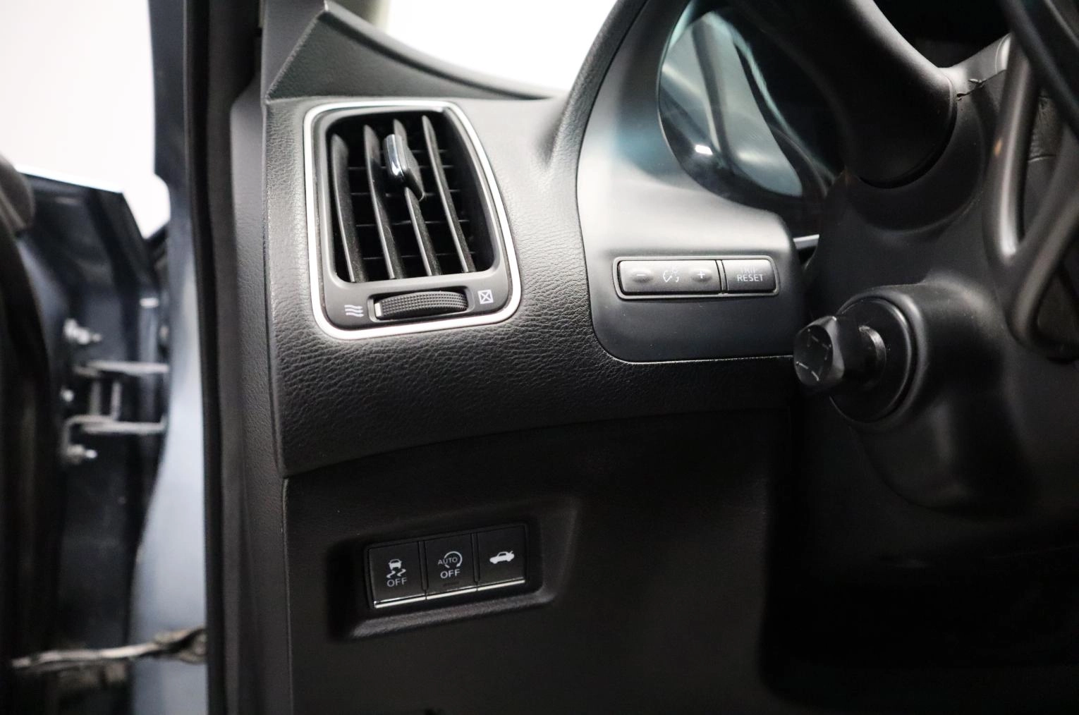 Infiniti Q50 8 из 20