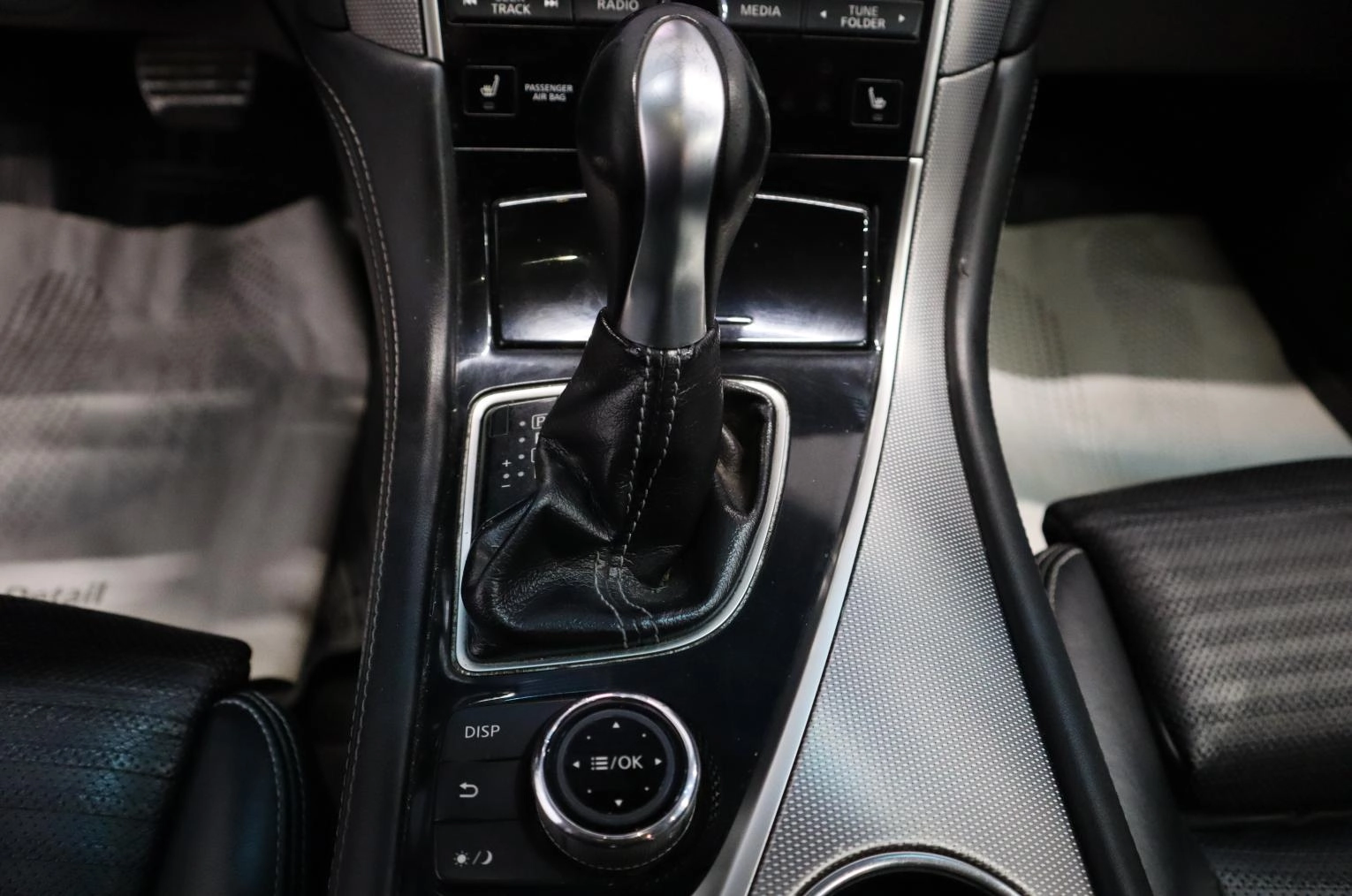 Infiniti Q50 12 из 20