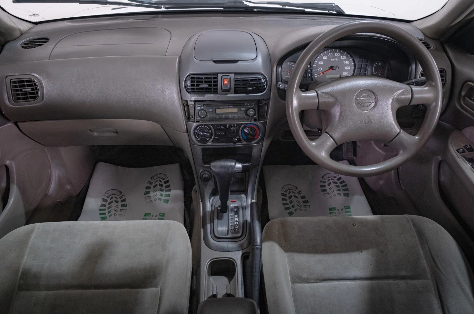 Nissan Sunny 9 из 17
