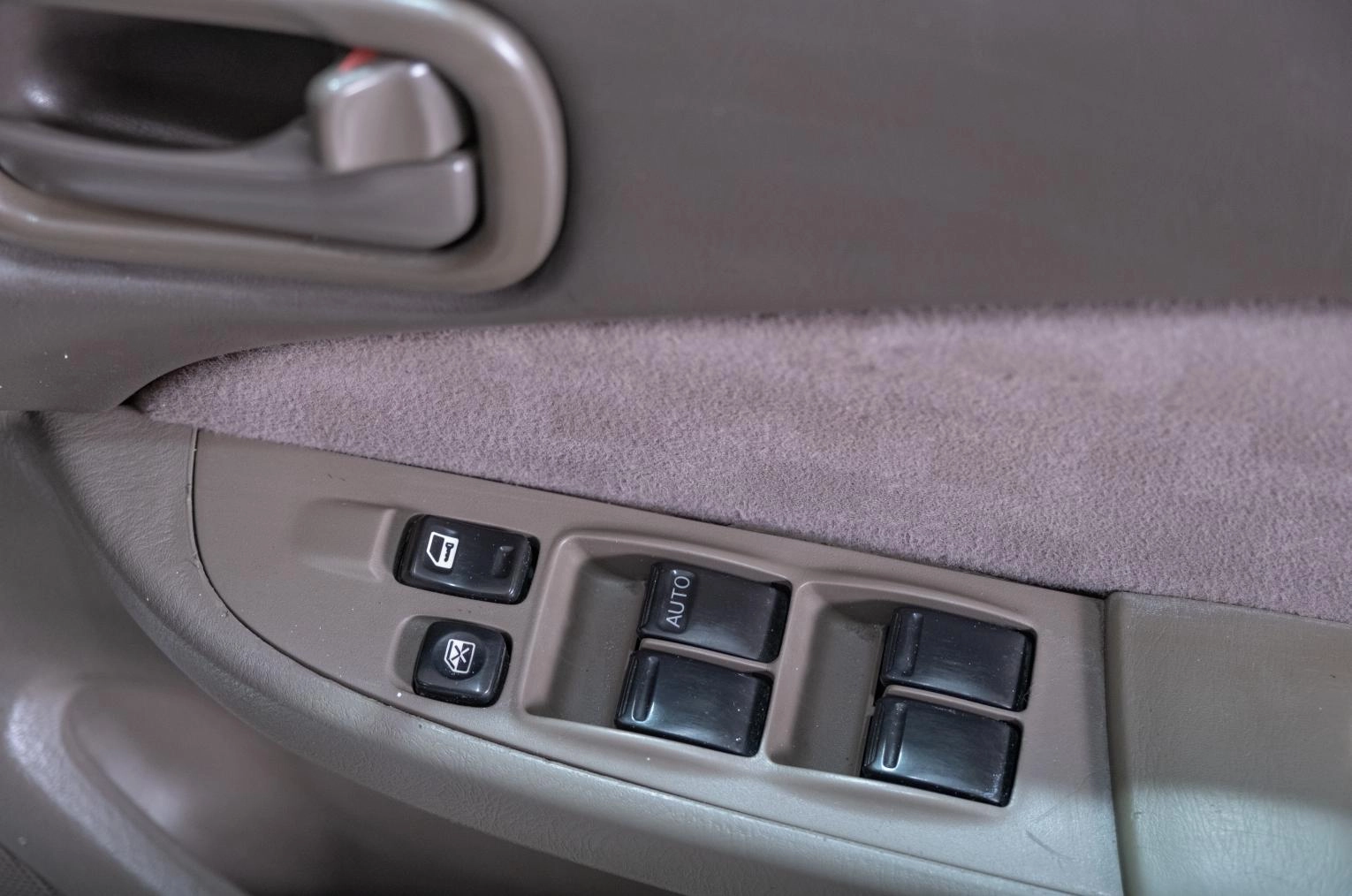 Nissan Sunny 16 из 17