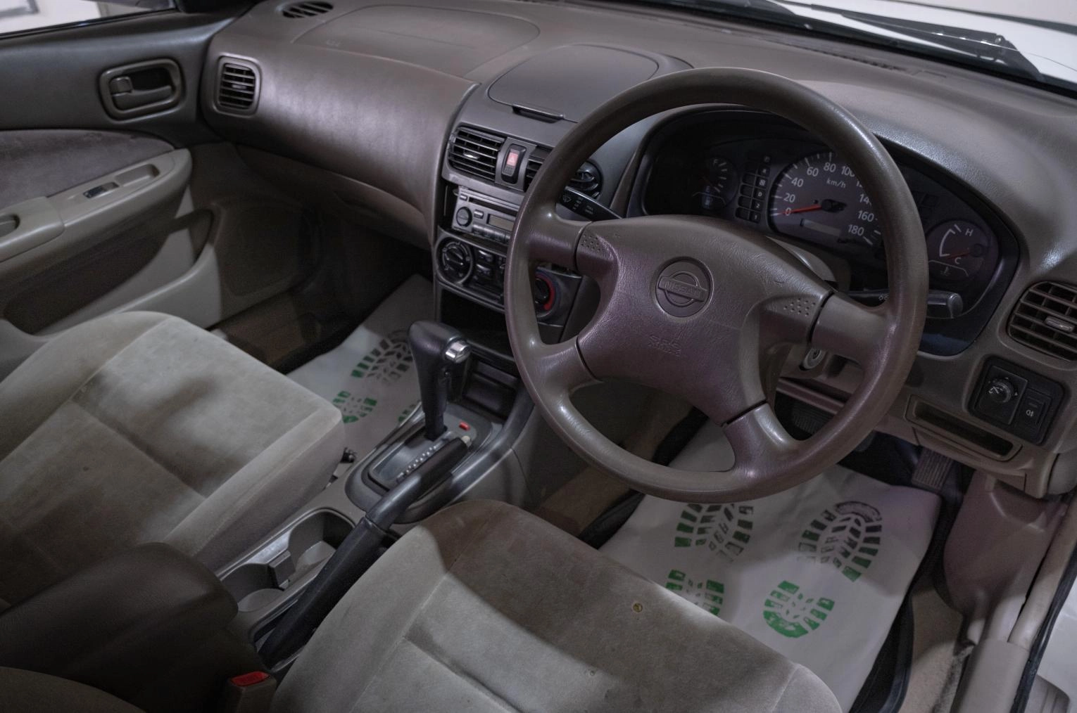 Nissan Sunny 7 из 17