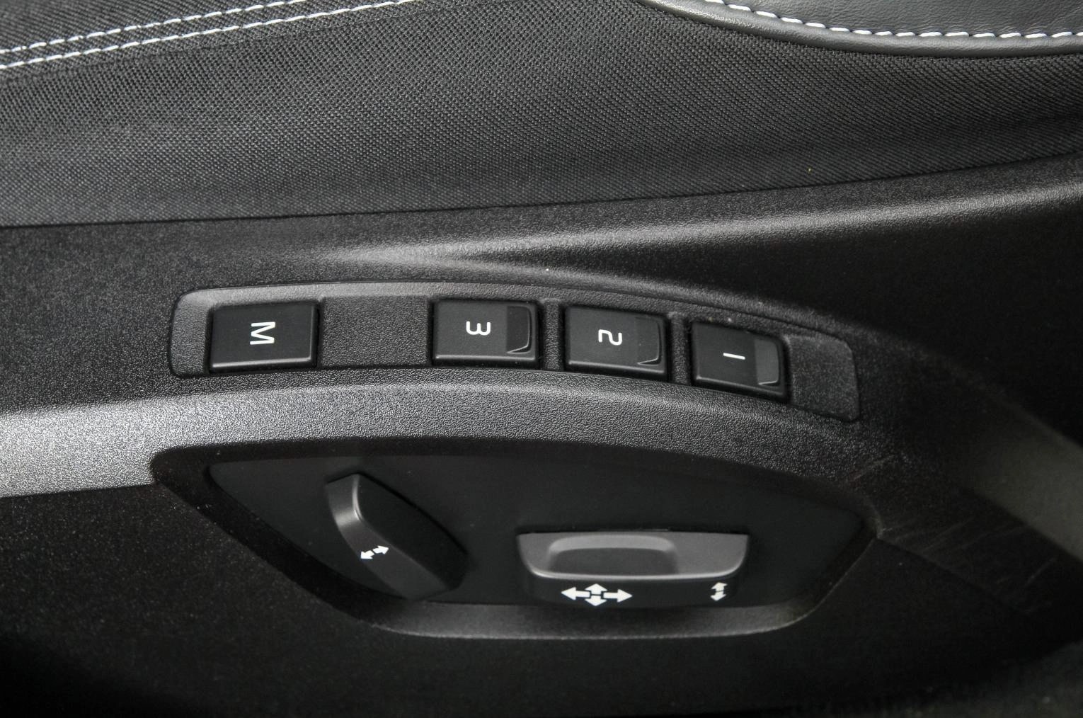 Volvo V40 14 из 27