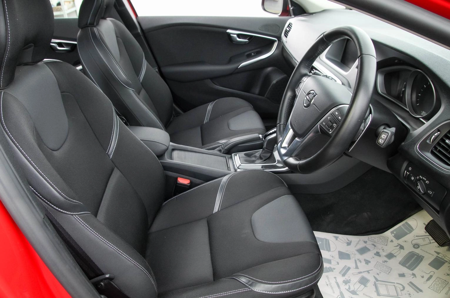 Volvo V40 11 из 27