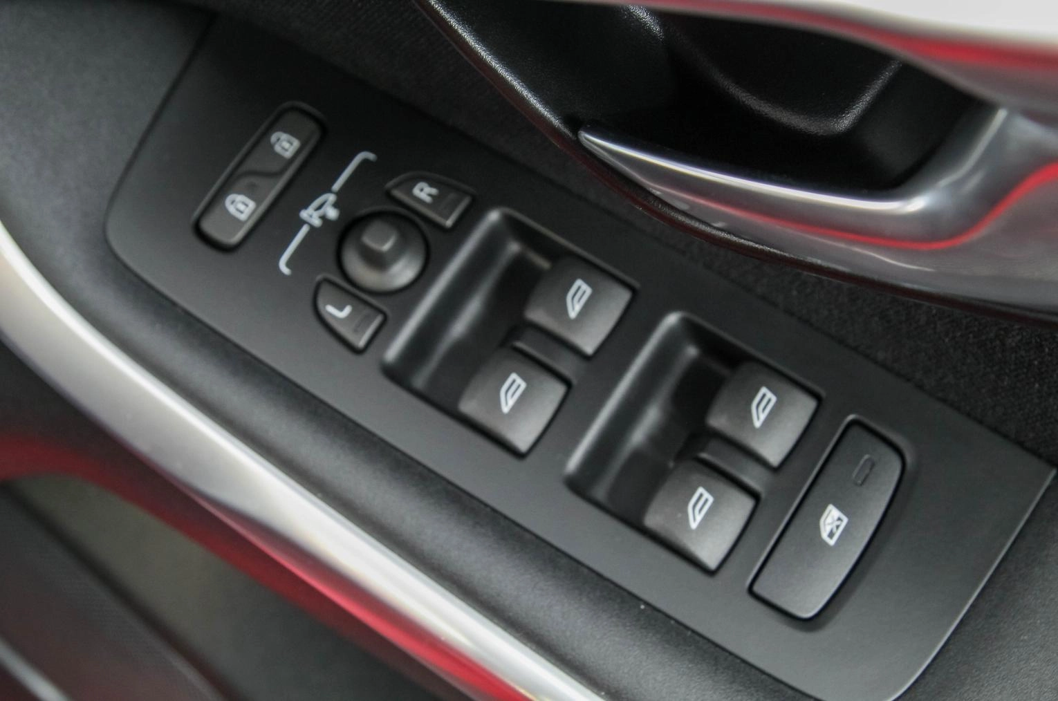 Volvo V40 12 из 27