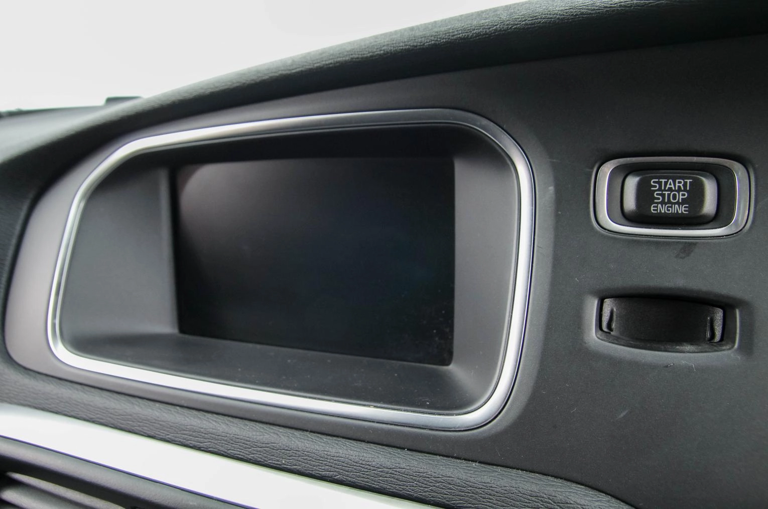 Volvo V40 20 из 27