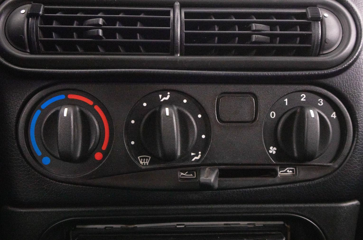 Chevrolet Niva 16 из 21