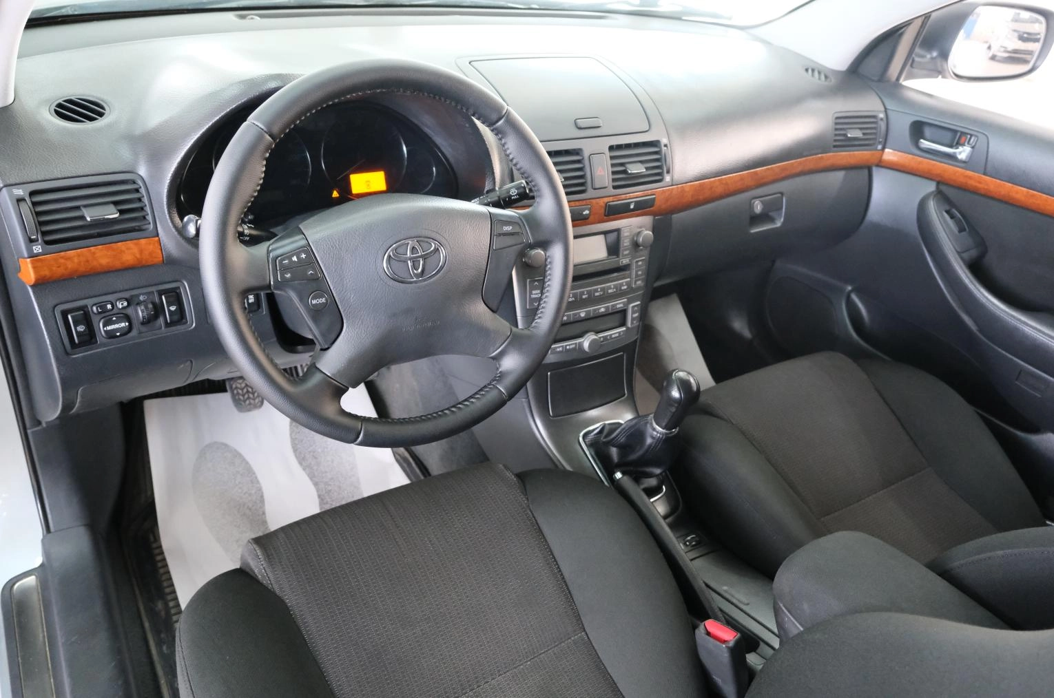 Toyota Avensis 11 из 25