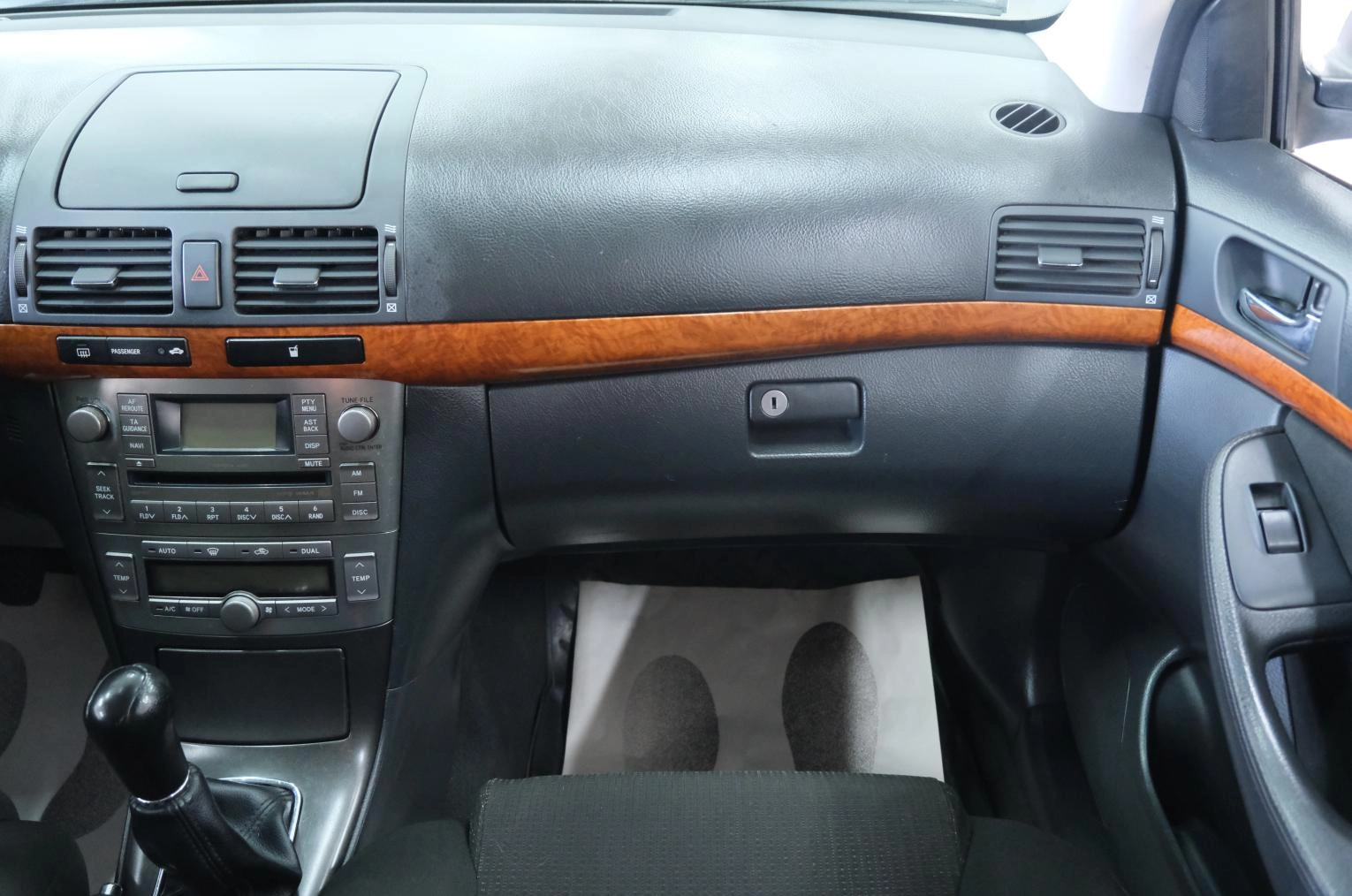 Toyota Avensis 20 из 25