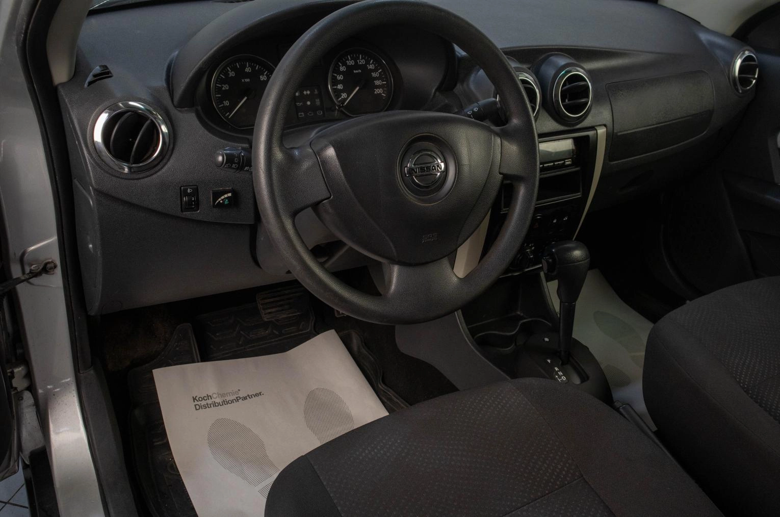 Nissan Almera 7 из 17