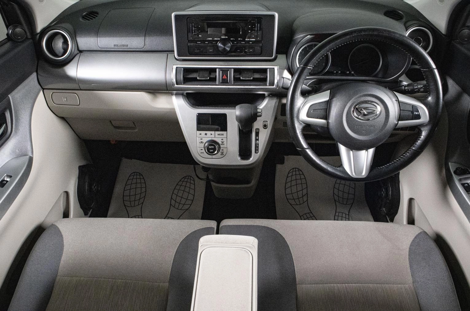 Daihatsu Cast 12 из 16