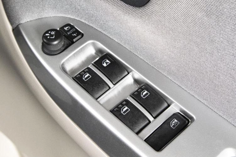 Daihatsu Cast 7 из 16