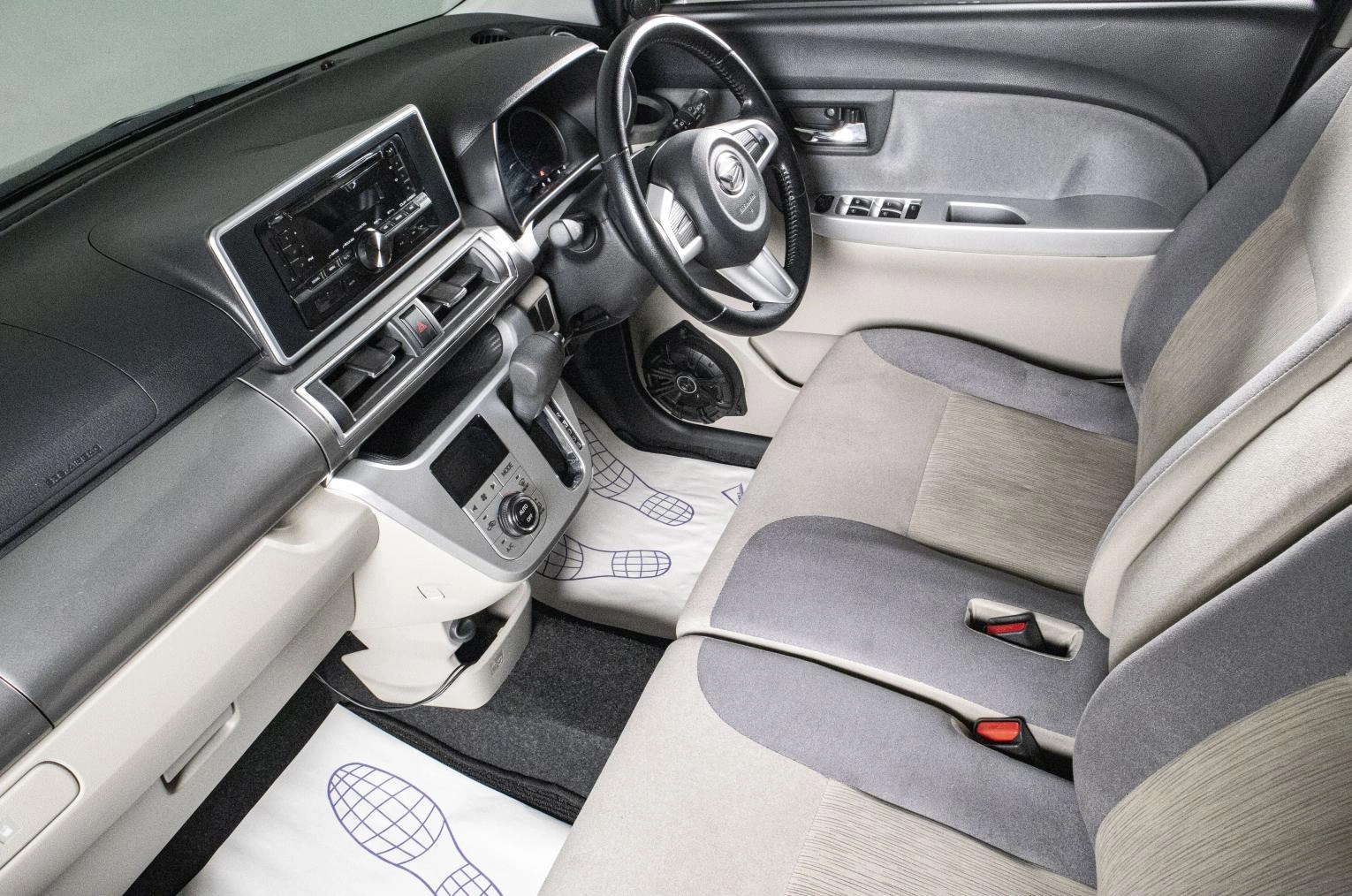 Daihatsu Cast 9 из 16