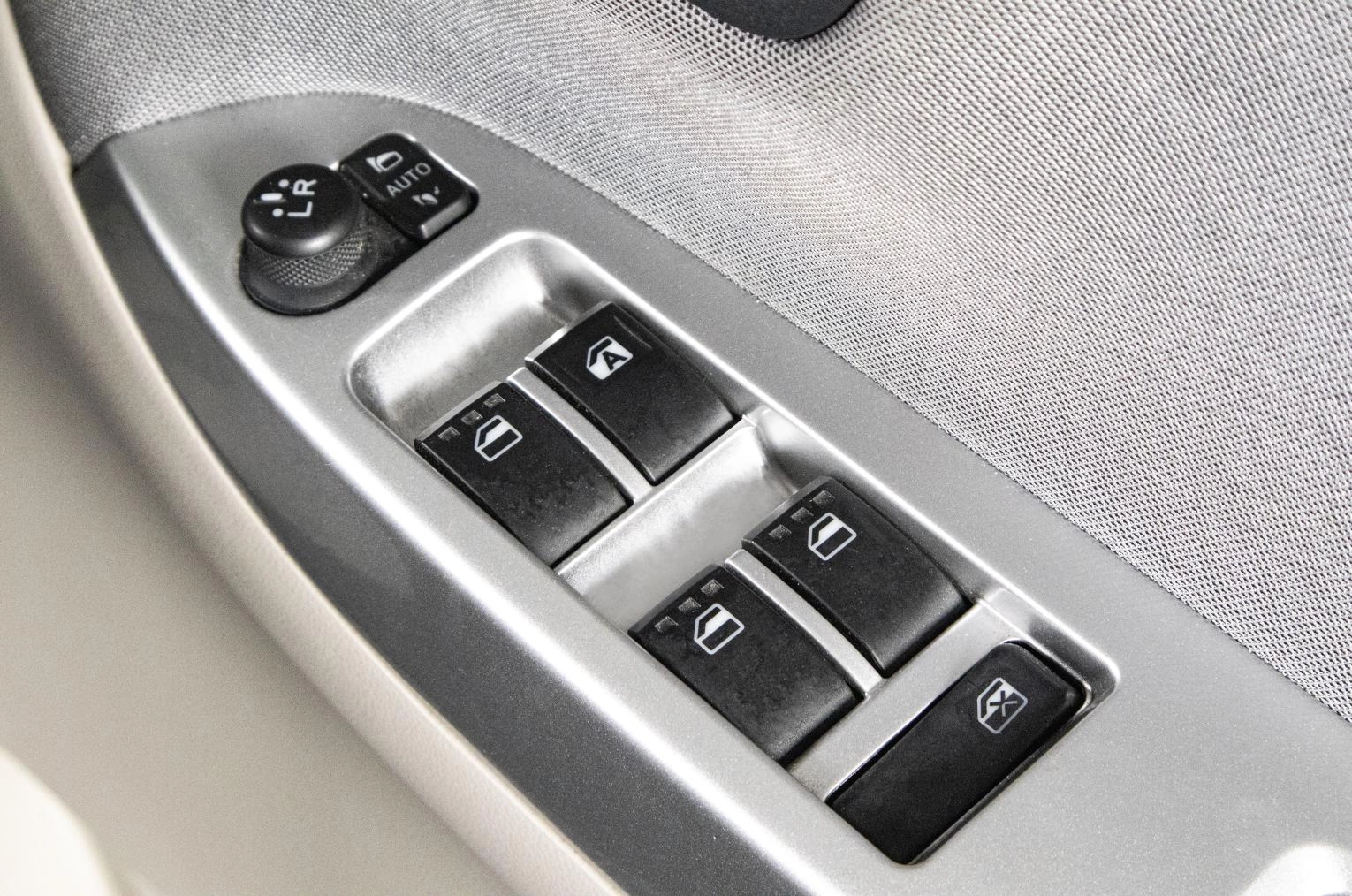 Daihatsu Cast 7 из 16