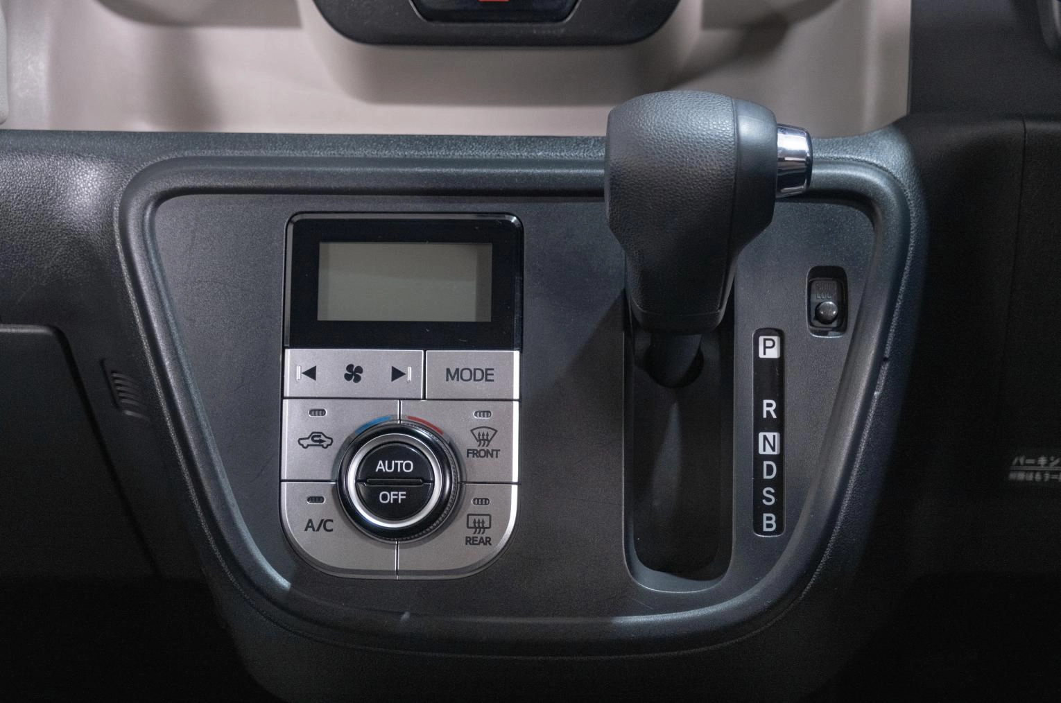 Toyota Passo 14 из 19