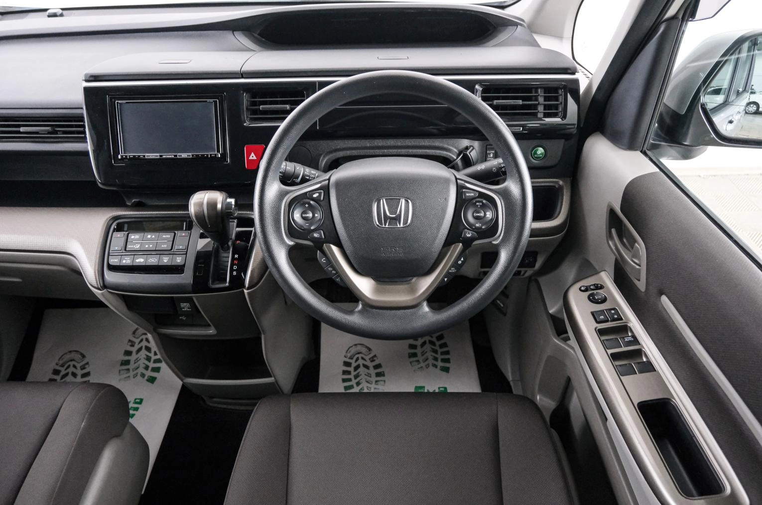 Honda Stepwgn 12 из 19