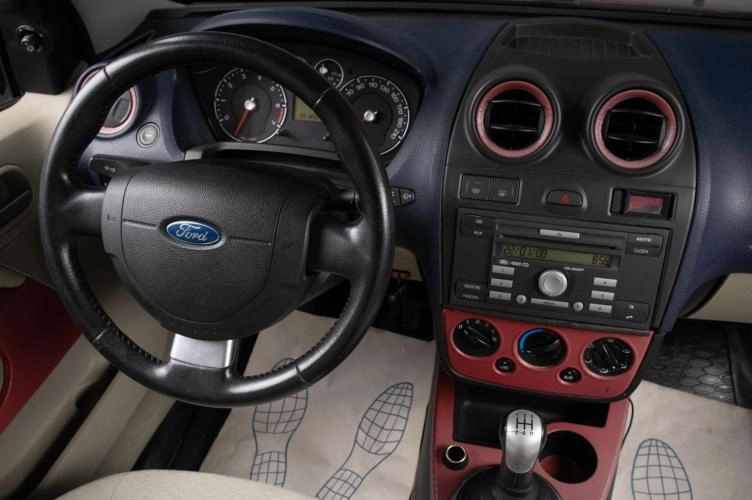 Ford Fiesta 8 из 15