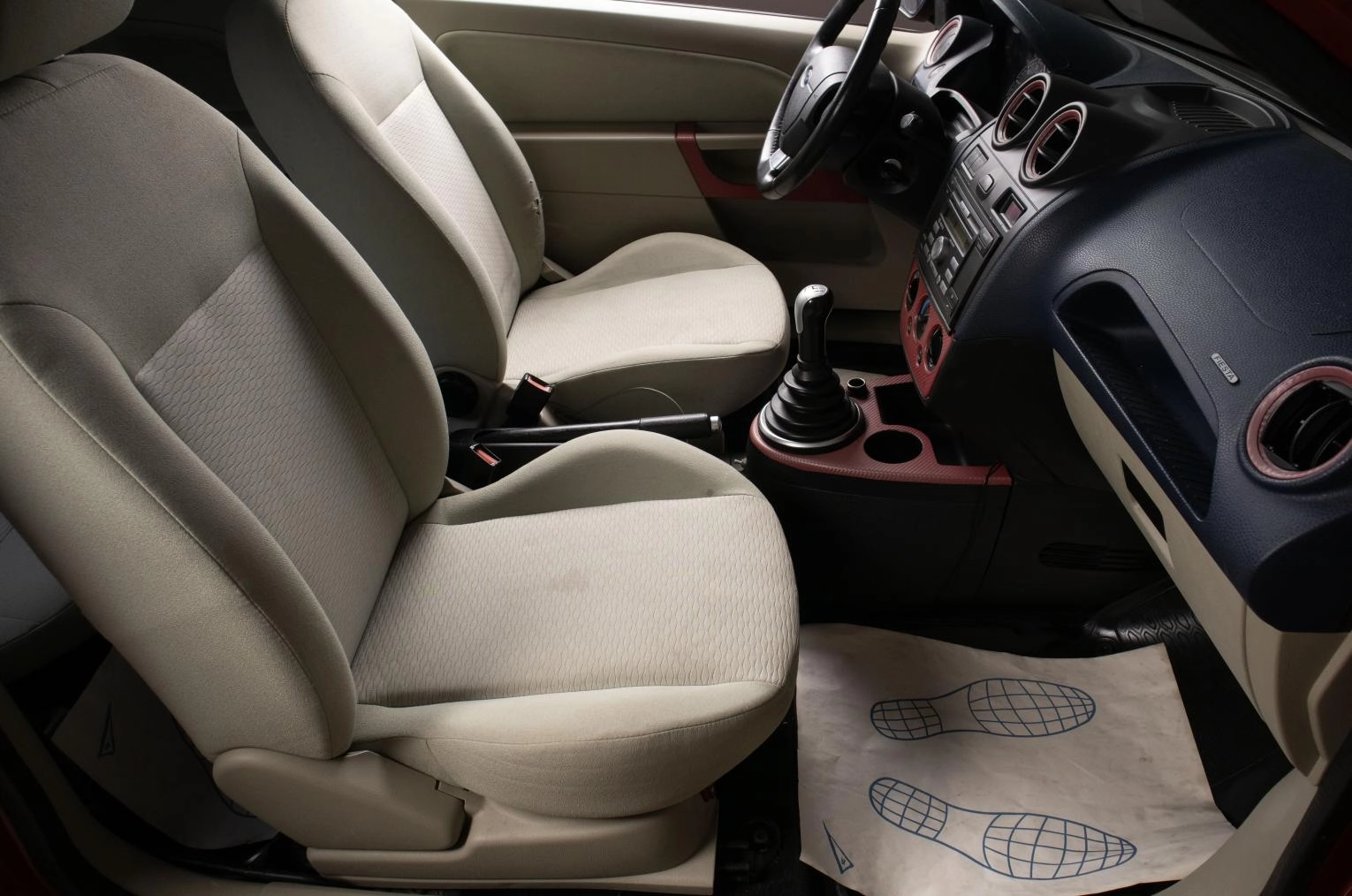 Ford Fiesta 13 из 15