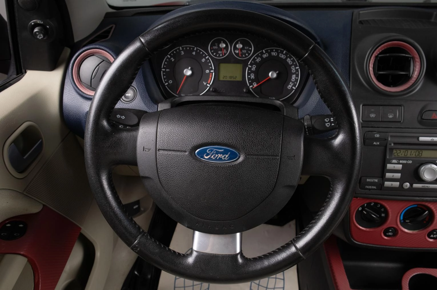 Ford Fiesta 9 из 15