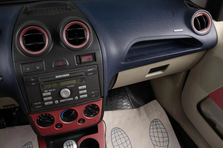 Ford Fiesta 10 из 15