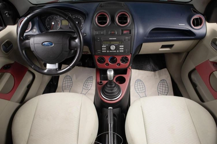 Ford Fiesta 7 из 15