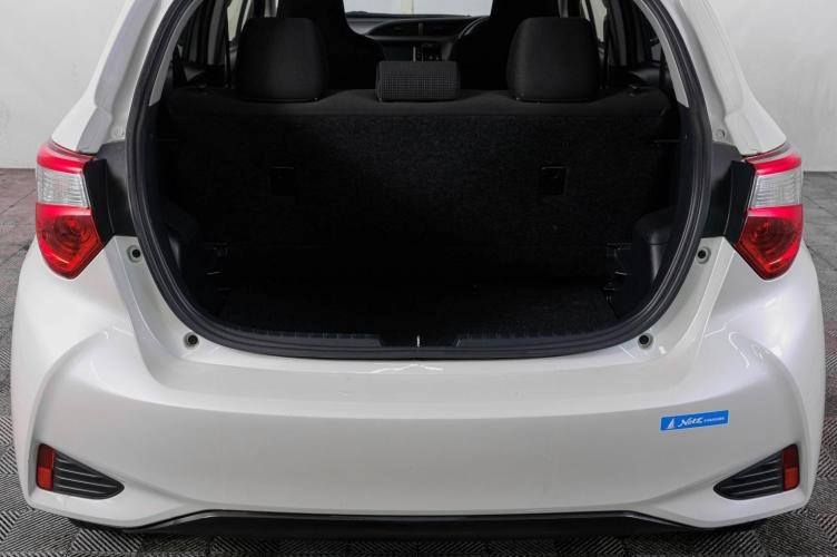 Toyota Vitz 7 из 21