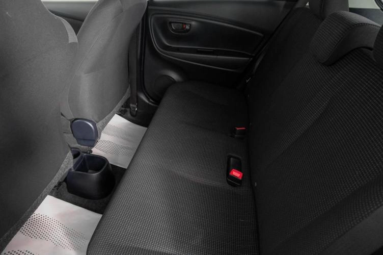 Toyota Vitz 9 из 21