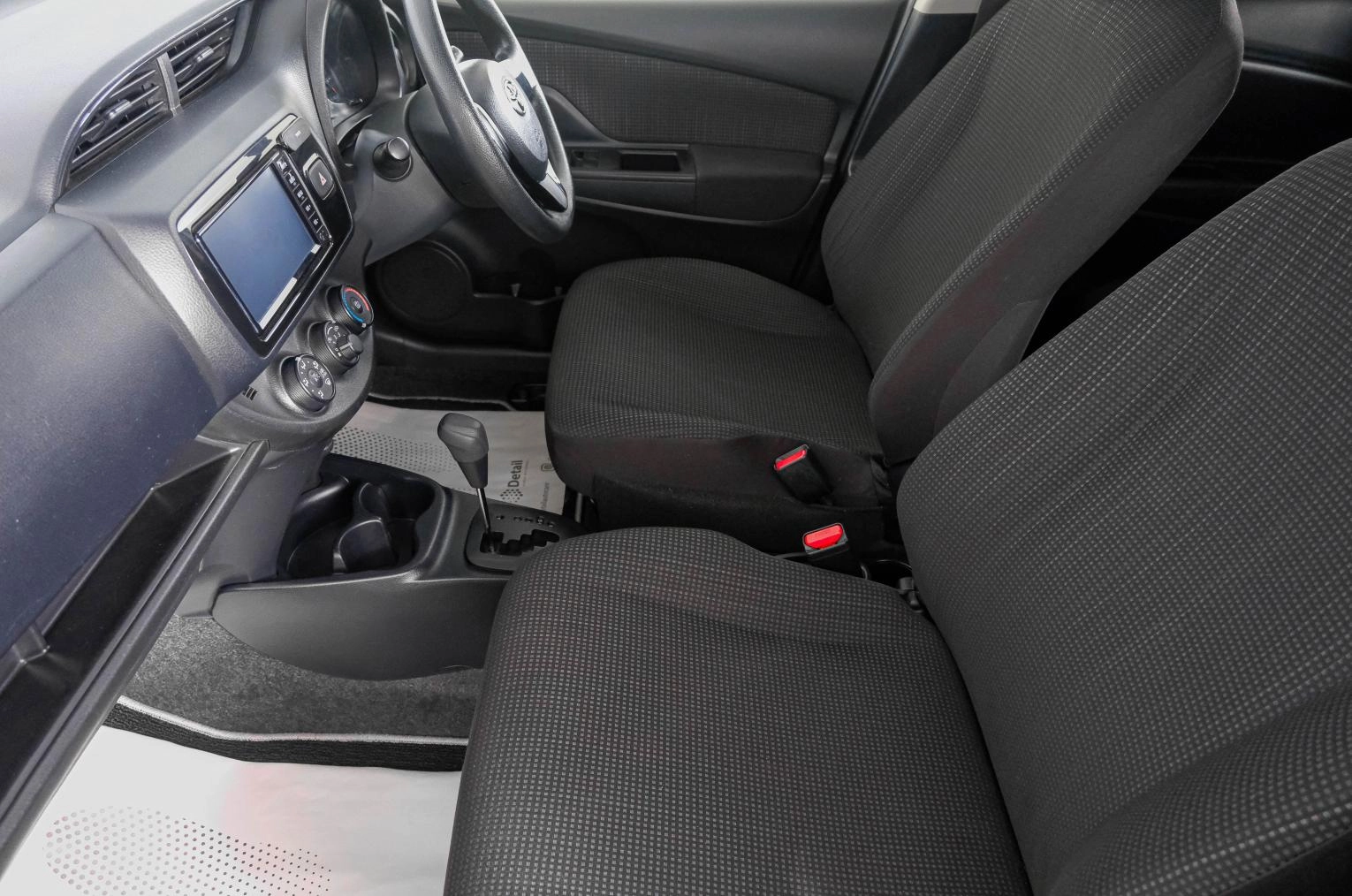 Toyota Vitz 8 из 21