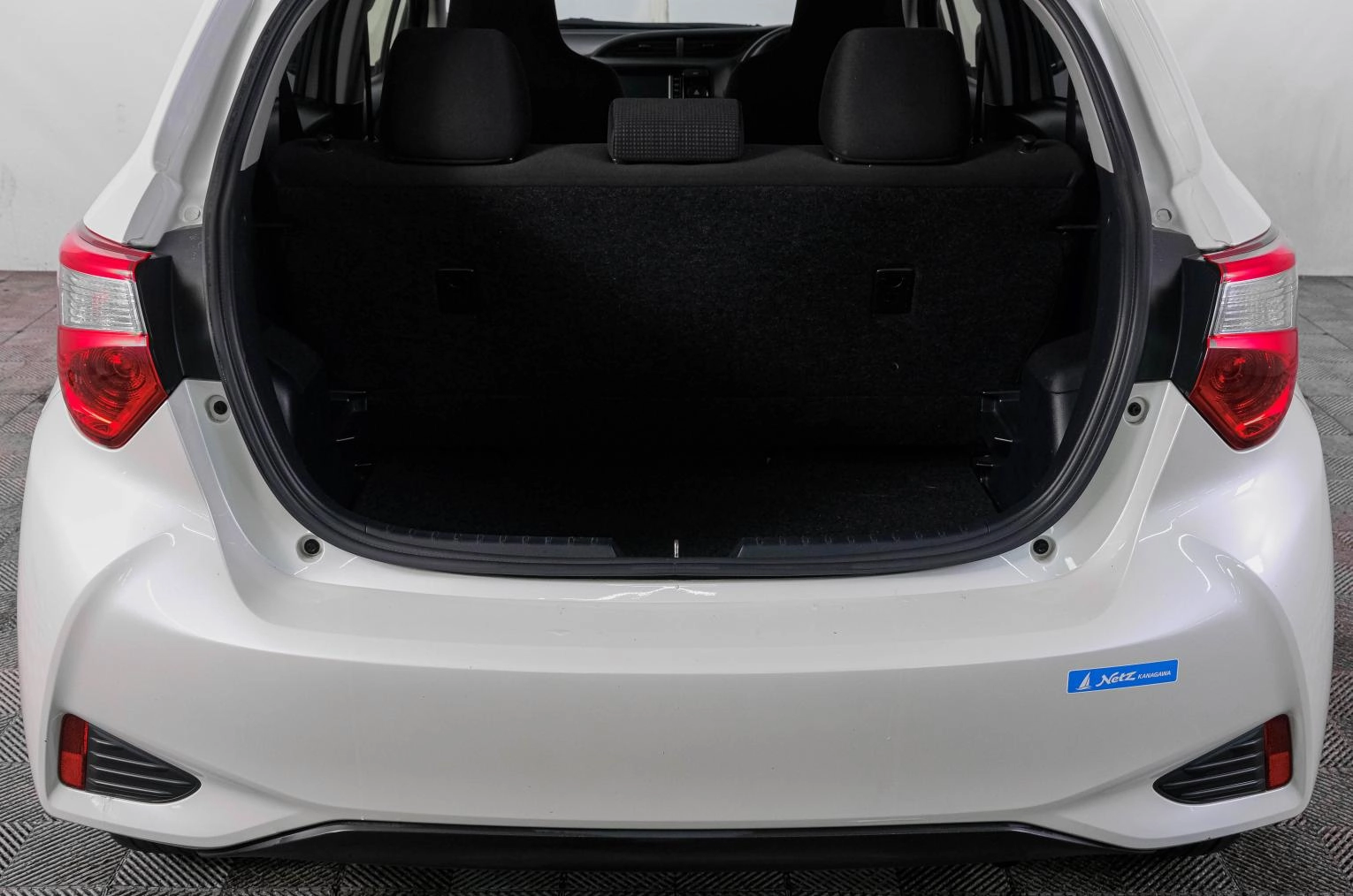 Toyota Vitz 7 из 21