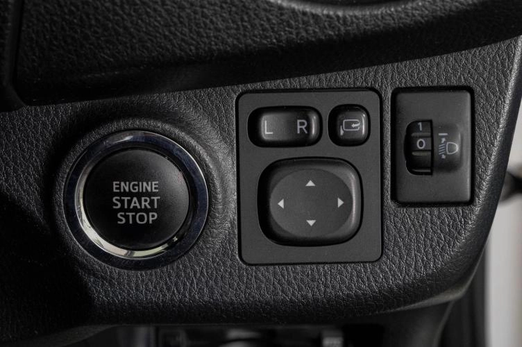 Toyota Vitz 20 из 21