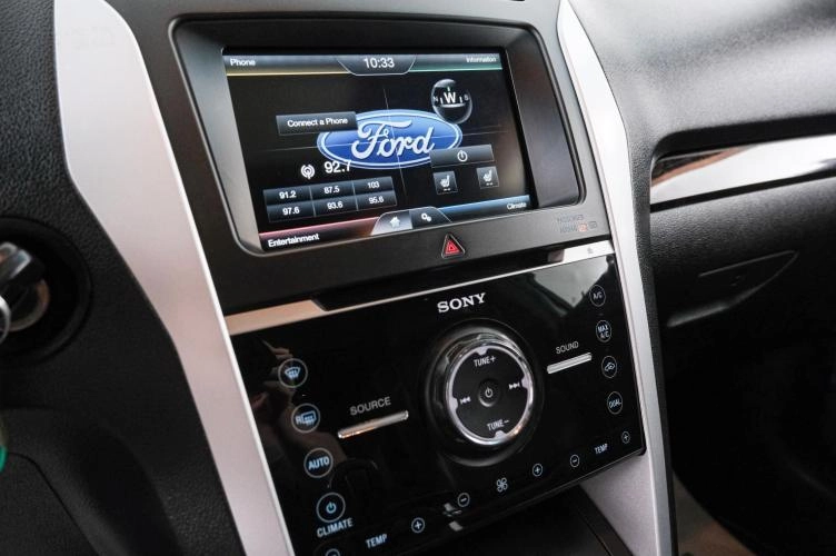 Ford Explorer 15 из 22